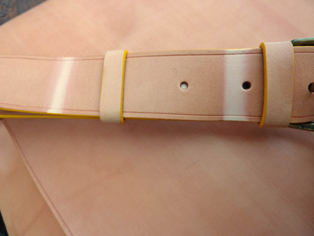 Bestand:Naturleder-gedunkelt-02.jpg