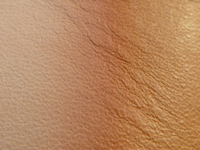 Bestand:Naturleder-gedunkelt-03.jpg