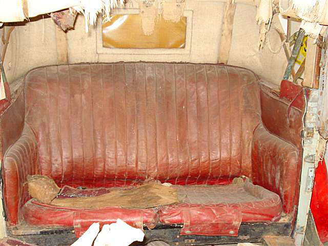Bestand:Oldtimer-kaputt-01.jpg