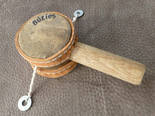 Bestand:Pergament-Instrument-01.jpg