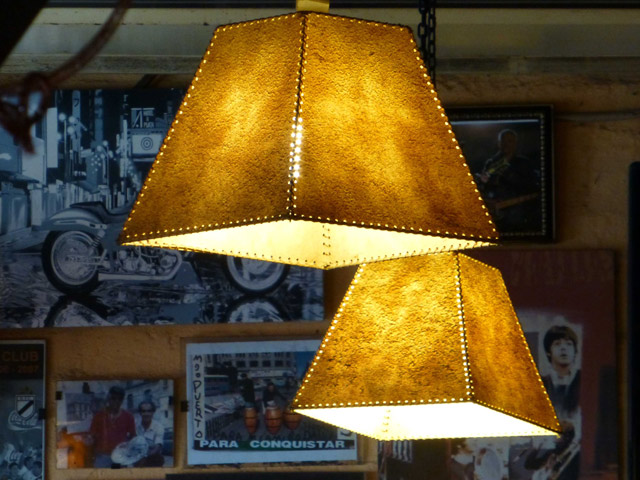 Bestand:Pergament-Lampe-Montevideo-Uruguay.jpg