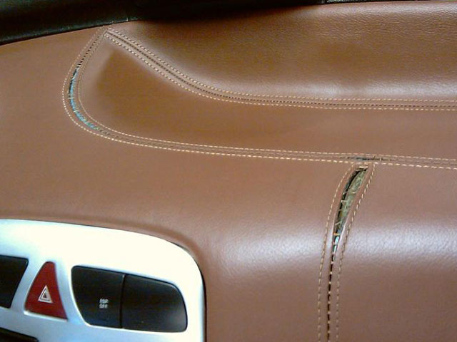Bestand:Peugeot-307CC-Armaturenbret.jpg