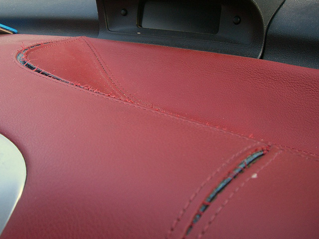 Bestand:Peugeot-307cc-02.jpg