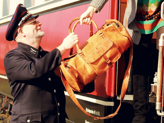 Bestand:Reisetasche-Leder-01.jpg