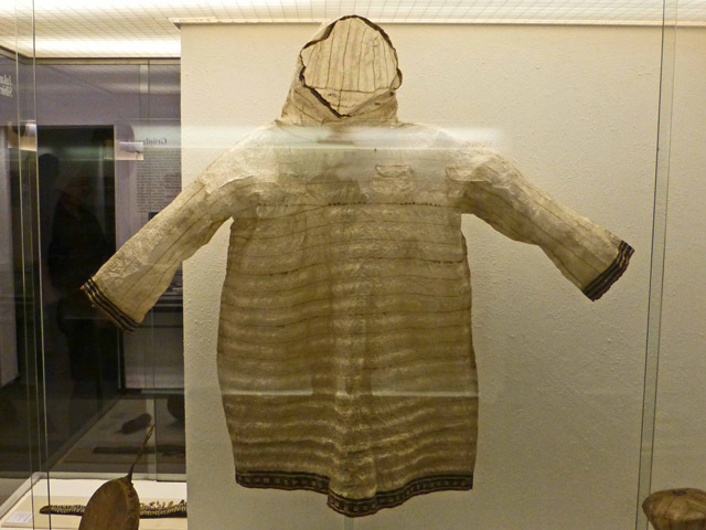 Bestand:Robbendarm-01-Ledermuseum-Offenbach.jpg