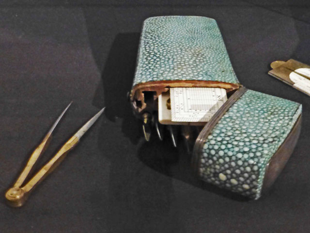 Bestand:Rochenleder-01-Ledermuseum-Offenbach.jpg