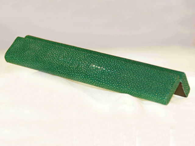 Bestand:Rochenleder-Kiste-02.jpg