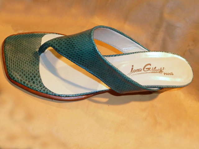 Bestand:Schuh-Eidechsenleder--Karun.jpg