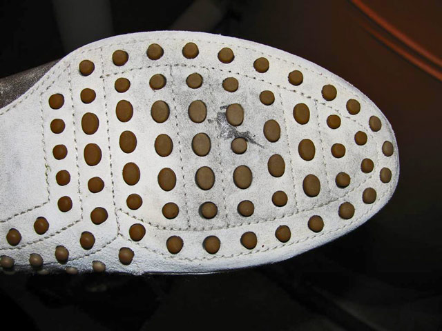 Bestand:Schuh-Golf-Nubuk-01.jpg