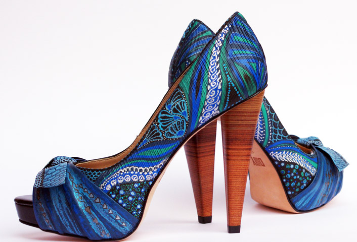 Bestand:Schuhe-bemalt-01.jpg