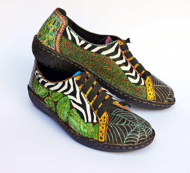 Bestand:Schuhe-bemalt-09.jpg