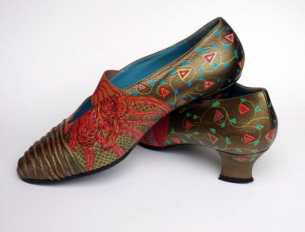 Bestand:Schuhe-bemalt-11.jpg