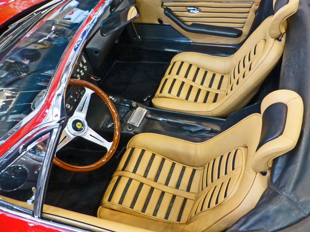 Bestand:Sitz-Ferrari-01.jpg