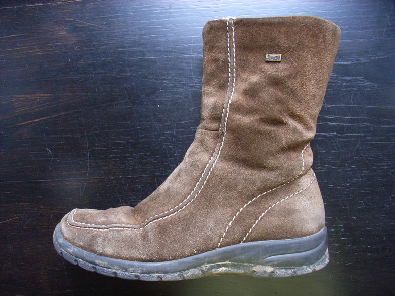 Bestand:Stiefel-Veloursleder-001.jpg
