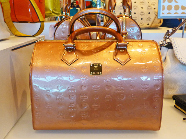 Bestand:Tasche-Lackleder-01.jpg