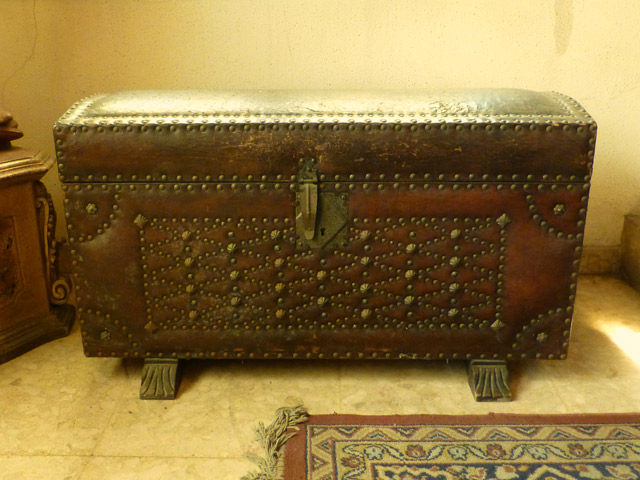 Bestand:Truhe-Leder-01.jpg