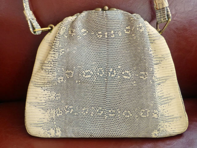 Bestand:Waranleder-Handtasche-02.jpg