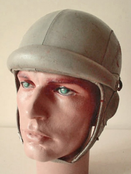 Bestand:Lederhelm-01.jpg