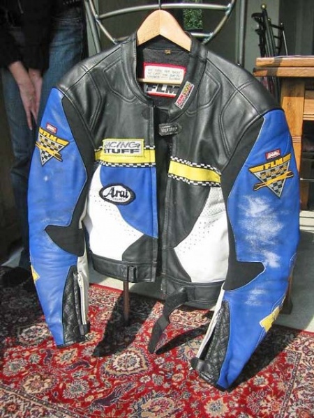 Bestand:Motorradlederjacke-01.jpg